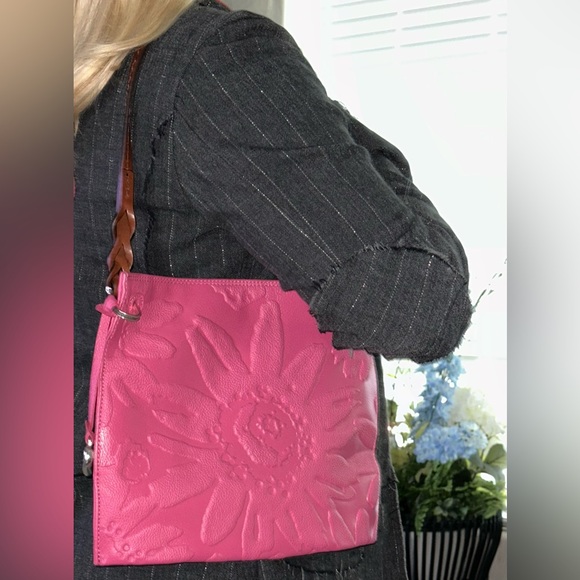 RARE Brighton Zini Piper Slim Shoulderbag. Pink leather with embossed flower - Picture 2 of 10